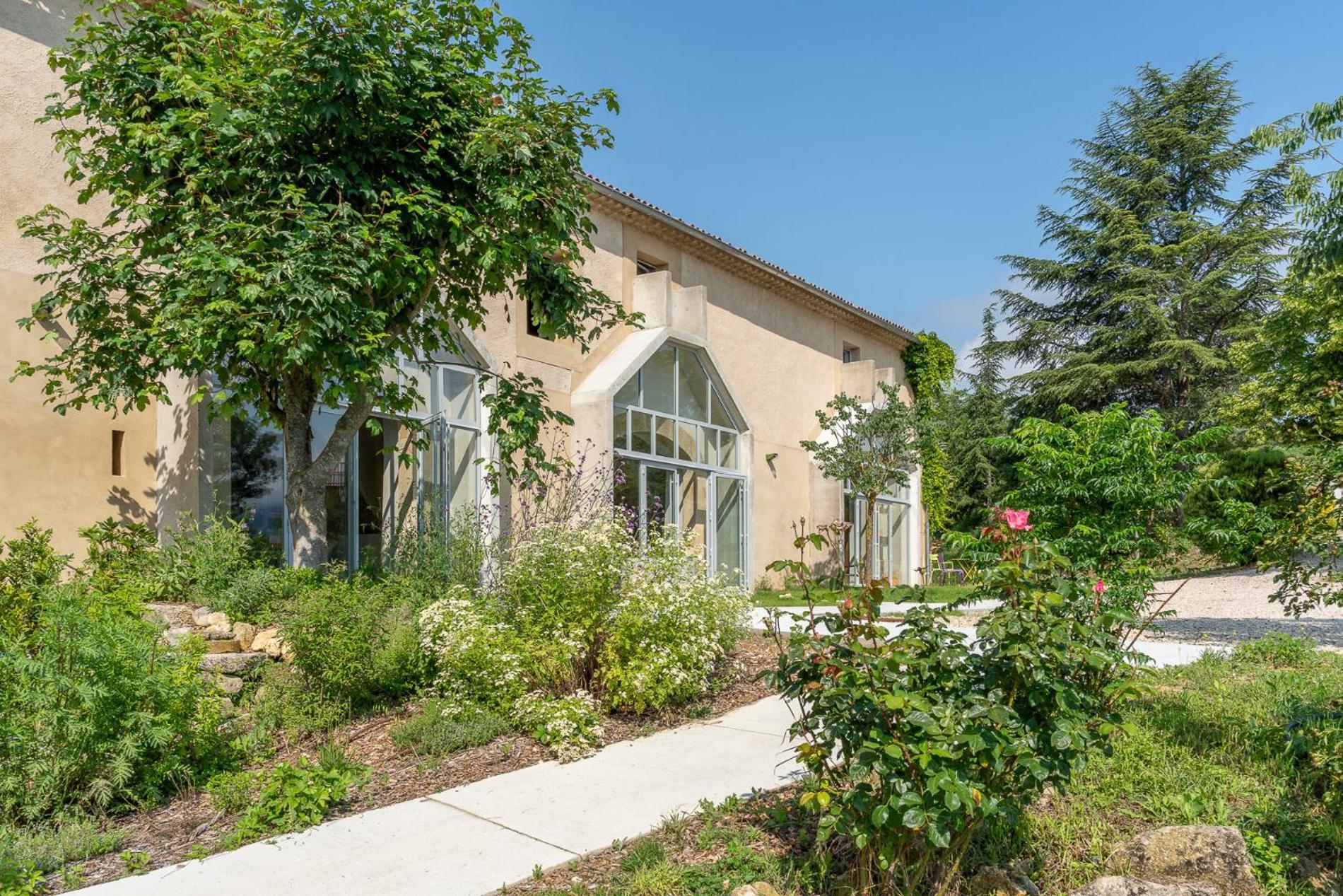 Domaine La Ferme Hi Bride Bed and Breakfast Villelaure Exteriör bild