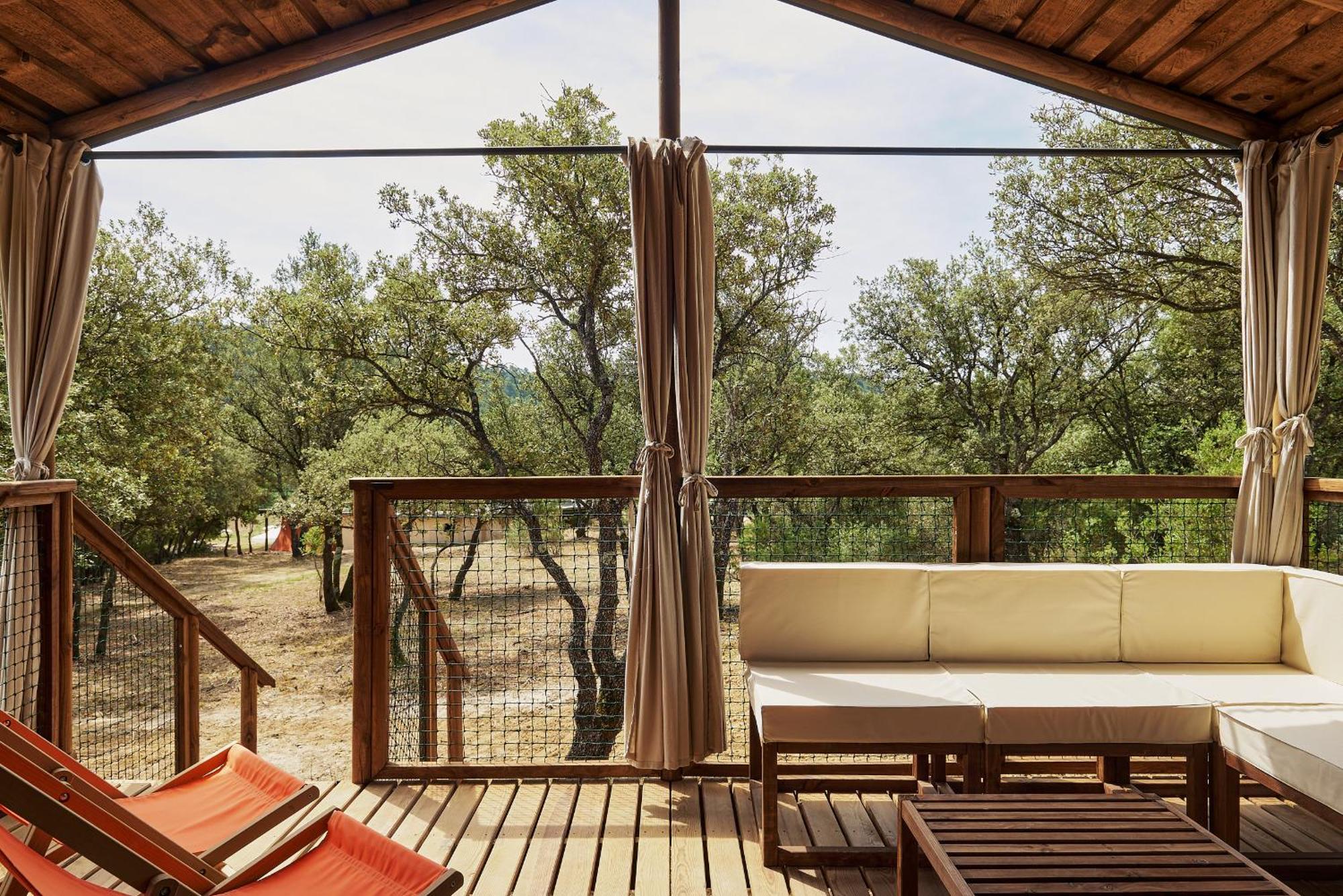 Domaine La Ferme Hi Bride Bed and Breakfast Villelaure Exteriör bild